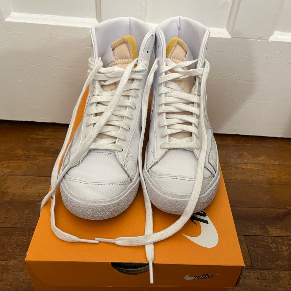 Nike all white Women’s Blazers Mid 77 shoes size 7.